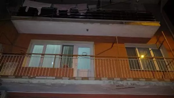 İzmir'de banyoda hareketsiz yatan çift hayatını kaybetti İzmir'de banyoda hareketsiz yatan çift hayatını kaybetti