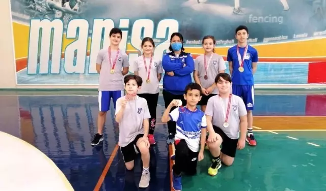 Manisa'da Tıp Bayramı Badminton Turnuvası tamamlandı Manisa'da Tıp Bayramı Badminton Turnuvası tamamlandı