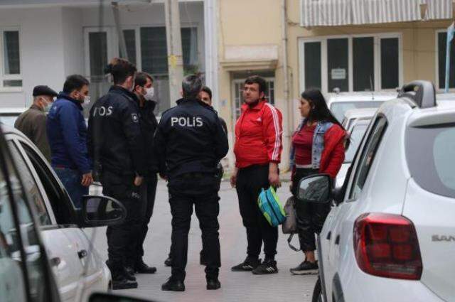 Sevgilisine yan baktığı gerekçesiyle Afgan genci sokak ortasında bıçakladı