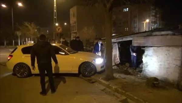 İSTANBUL-SİLİVRİ'DE OTOMOBİL KÖMÜRLÜĞE DALDI İSTANBUL-SİLİVRİ'DE OTOMOBİL KÖMÜRLÜĞE DALDI