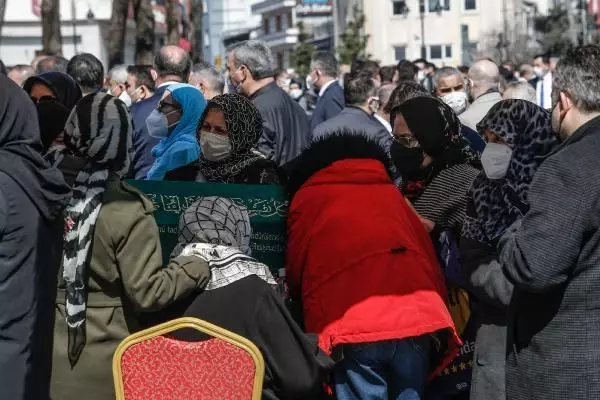 Süleyman Soylu'nun annesi Servet Soylu'nun cenazesi camiye getirildi