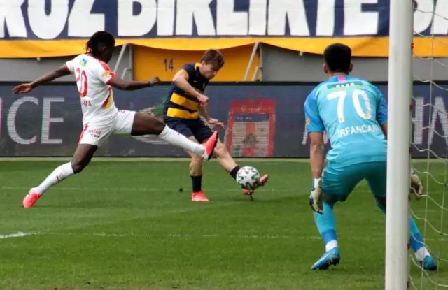 Süper Lig: MKE Ankaragücü: 1 Göztepe: 0 (İlk yarı) Süper Lig: MKE Ankaragücü: 1 Göztepe: 0 (İlk yarı)
