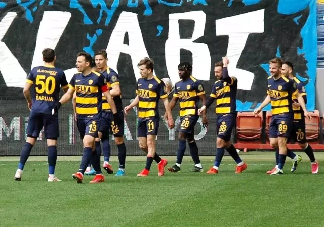 Süper Lig: MKE Ankaragücü: 3 Göztepe: 0 (Maç sonucu) Süper Lig: MKE Ankaragücü: 3 Göztepe: 0 (Maç sonucu)