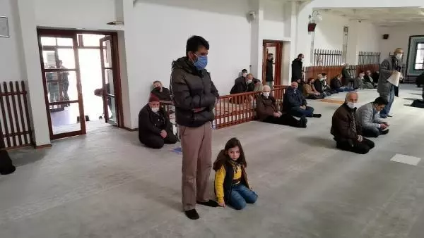 Son dakika haberleri... BURSA Suriyeli küçük Ziyad bombardımanda kör olan babasının gözü oldu Son dakika haberleri... BURSA Suriyeli küçük Ziyad bombardımanda kör olan babasının gözü oldu