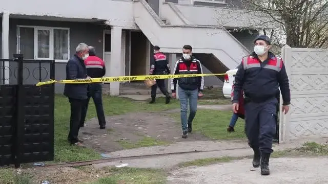 Son dakika haber | Düzce'de tartıştığı arkadaşını falçatayla öldüren Afganistan uyruklu şüpheli yakalandı Son dakika haber | Düzce'de tartıştığı arkadaşını falçatayla öldüren Afganistan uyruklu şüpheli yakalandı
