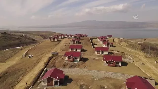 TOKİ, Elazığ'da 1564 evin ihalesini yaptı TOKİ, Elazığ'da 1564 evin ihalesini yaptı