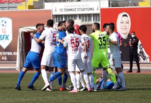 Tuzlaspor Ümraniyespor maçında gerginlik Tuzlaspor Ümraniyespor maçında gerginlik