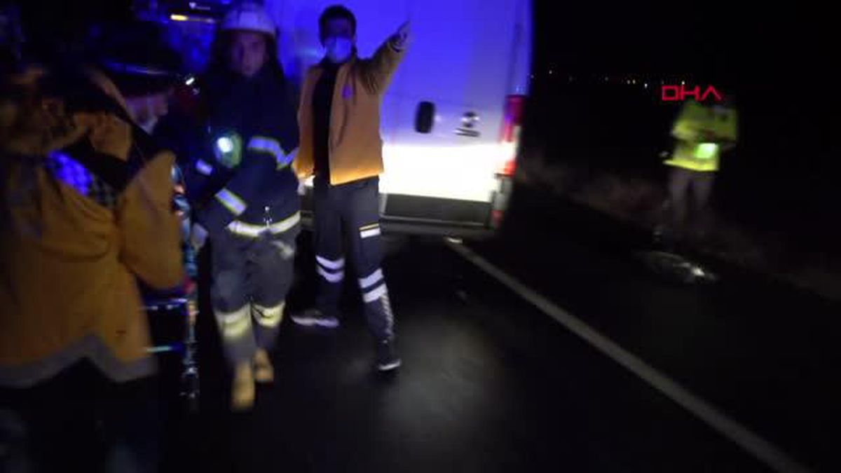 AKSARAY TIR'a arkadan çarpan minibüsün sürücüsü yaşam savaşı veriyor