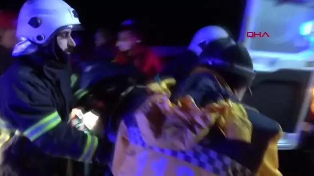 AKSARAY TIR'a arkadan çarpan minibüsün sürücüsü yaşam savaşı veriyor