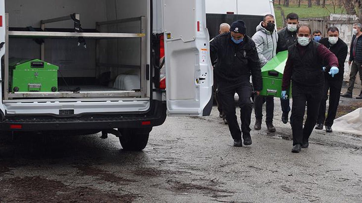 Babasını tüfekle öldüren 15 yaşındaki çocuk, hiçbir şey olmamış gibi gittiği okulda gözaltına alındı