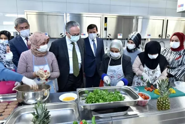 Başkan Kılca ve Kaymakam Parlar'dan BM Göçmen Bürosu'nun kursuna ziyaret