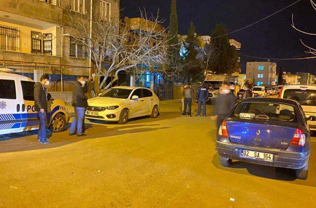 Cinnet getiren anne çocuğunu rehin aldı