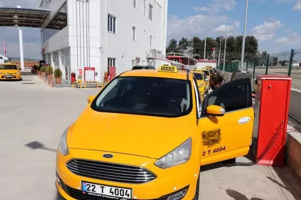 EDİRNE Edirne'de 30 taksici, 10 günlük karantinanın ardından işbaşı yaptı