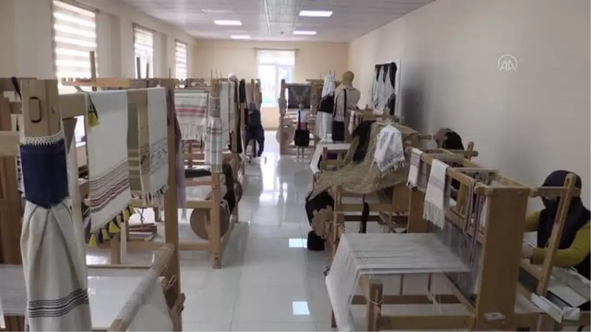Ev kadınları salgın döneminde meslek edindirme kurslarına yöneldi