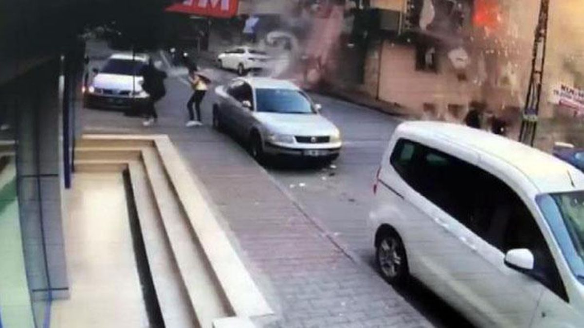 Gaziosmanpaşa'da gaz sızıntısı nedeniyle meydana gelen patlama anı kamerada