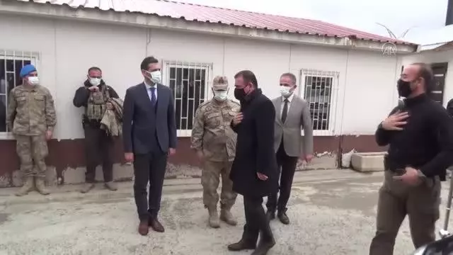 Hakkari Valisi İdris Akbıyık Sağlık Çalışanlarıyla Bir Araya Geldi Hakkari Valisi İdris Akbıyık Sağlık Çalışanlarıyla Bir Araya Geldi