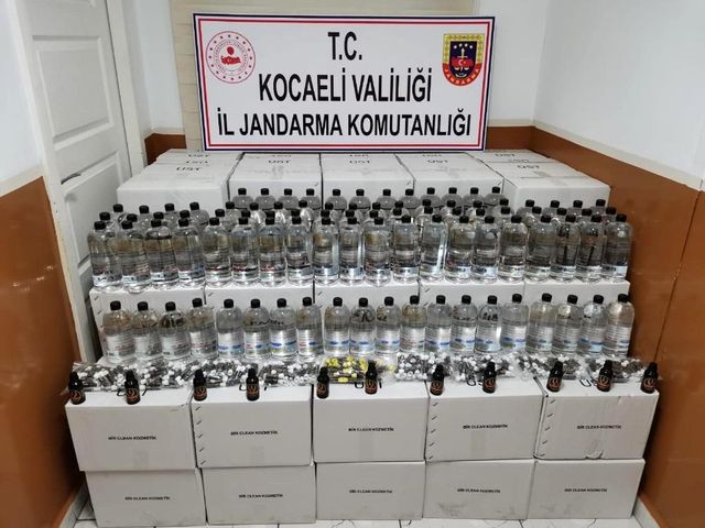 kocaeli de yuzlerce litre etil alkol ele geci 2 13995563 o