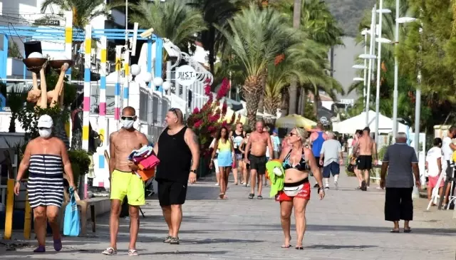 Marmarisli turizmciler çifte sevinç yaşıyor Marmarisli turizmciler çifte sevinç yaşıyor
