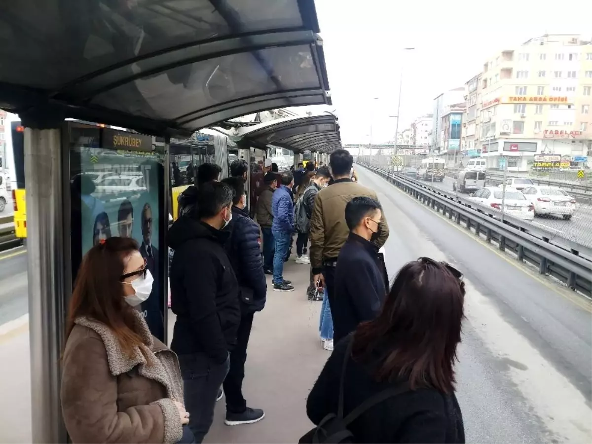 Metrobüslerde korkutan yoğunluk