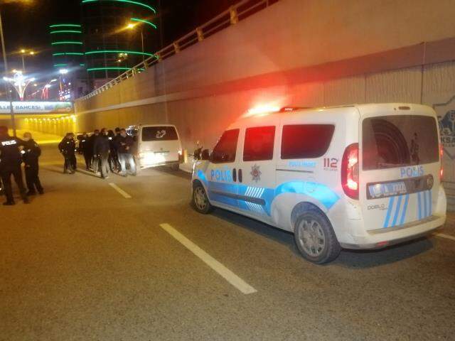 Sevgilisiyle tartıştıktan sonra sinir krizi geçiren genç kız, 15 metreden kendini boşluğa bıraktı
