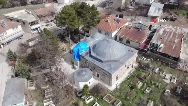 Tam 386 yıllık, 4.Murat'ın yaptırdığı caminin minaresi söküldü Tam 386 yıllık, 4.Murat'ın yaptırdığı caminin minaresi söküldü