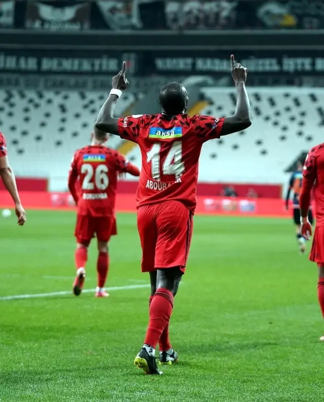 Aboubakar'dan kupada siftah Aboubakar'dan kupada siftah
