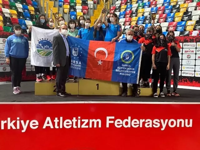 Büyükşehir sporcuları Gaziantep'e Türkiye 3'üncülüğü getirdi
