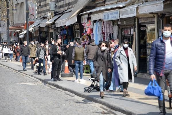 Diyarbakır'da mavide ısrar; vaka oranı düştü