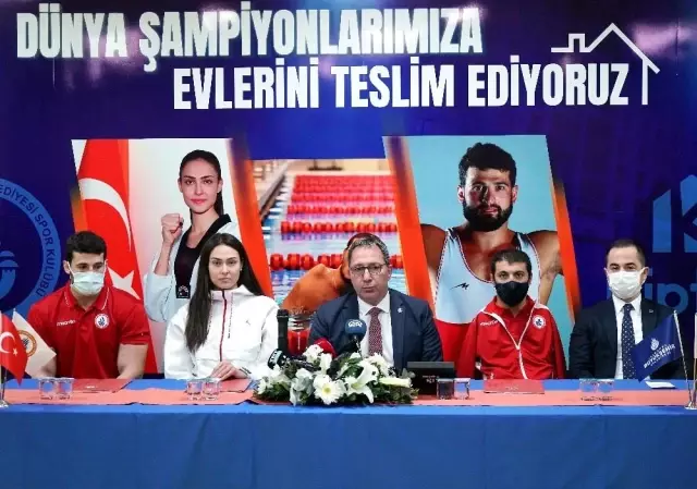 Dünya şampiyonları evlerine kavuştu Dünya şampiyonları evlerine kavuştu