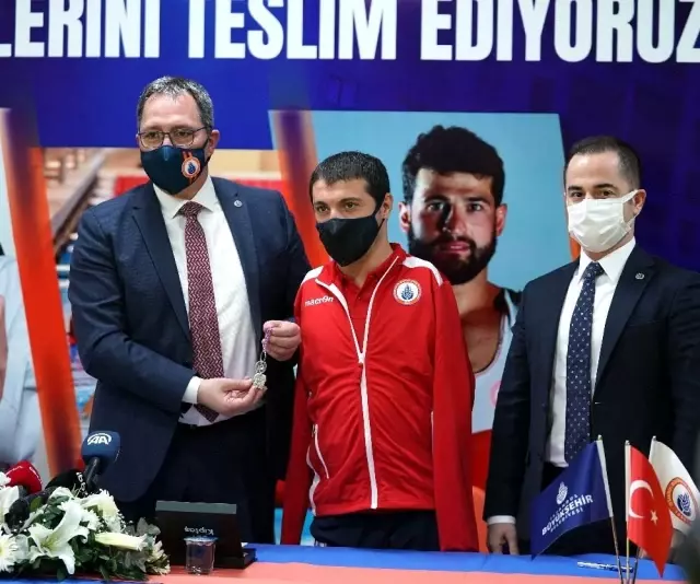 Dünya şampiyonları evlerine kavuştu Dünya şampiyonları evlerine kavuştu