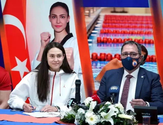 Dünya şampiyonları evlerine kavuştu Dünya şampiyonları evlerine kavuştu