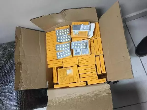 Edirne'de 300 bin lira değerinde kaçak sentetik ilaç ele geçirildi Edirne'de 300 bin lira değerinde kaçak sentetik ilaç ele geçirildi