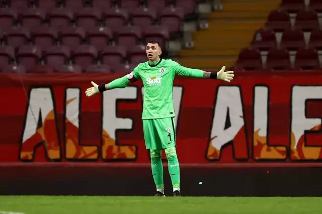 Galatasaray, Fernando Muslera'nın sözleşmesini 2024 yılına kadar uzattı Galatasaray, Fernando Muslera'nın sözleşmesini 2024 yılına kadar uzattı