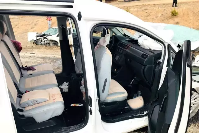 Gümüşhane'de zincirleme trafik kazası: 6 yaralı Gümüşhane'de zincirleme trafik kazası: 6 yaralı
