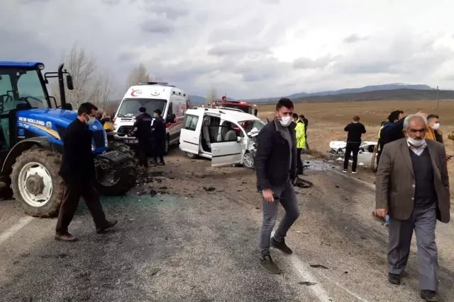 Gümüşhane'de zincirleme trafik kazası: 6 yaralı Gümüşhane'de zincirleme trafik kazası: 6 yaralı