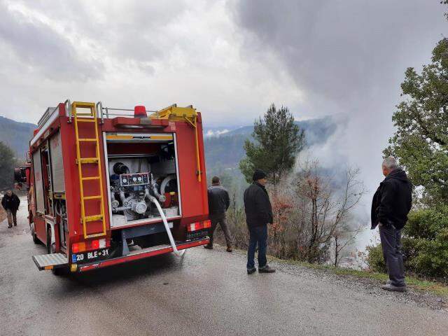 Kaçak kullandığı elektriğin kesilmesine sinirlenip evini yaktı