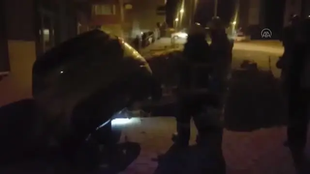 KIRIKKALE - Apartmana çarpan otomobilin sürücüsü yaralandı