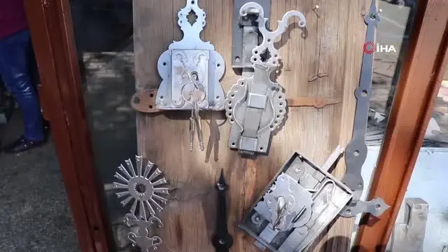Misafiri 'Kapı tokmağı' sesinden tanıyorlar Misafiri 'Kapı tokmağı' sesinden tanıyorlar