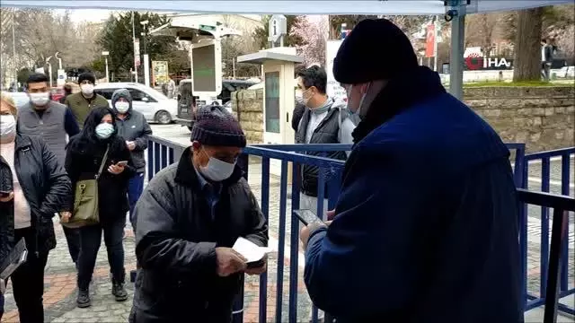 Olağanüstü vaka artışını yaşandığı ilde, vakaların yüzde 90'ı ev ziyaretlerinden kaynaklı Olağanüstü vaka artışını yaşandığı ilde, vakaların yüzde 90'ı ev ziyaretlerinden kaynaklı