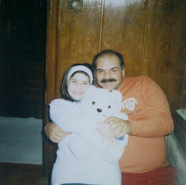 Pelin Öztekin'den vefat eden babası Rasim Öztekin için duygusal paylaşım: Minik kızın bir gecede büyüdü
