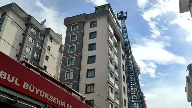 Son dakika haberleri! Pendik'te 10 katlı apartmanın çatısındaki yangın söndürüldü Son dakika haberleri! Pendik'te 10 katlı apartmanın çatısındaki yangın söndürüldü