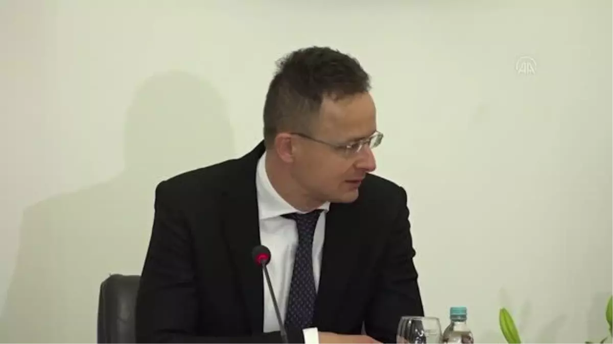 SARAYBOSNA Hersek'in salgın ve göçmen kriziyle mücadelesine Macaristan'dan destek