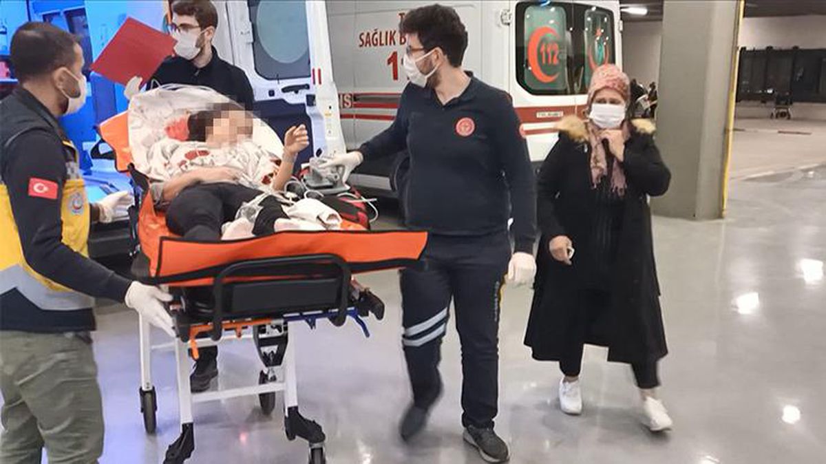 Sosyal medyada canlı yayın yapmak isteyen 15 yaşındaki genç kız, babasının silahıyla kendini vurdu