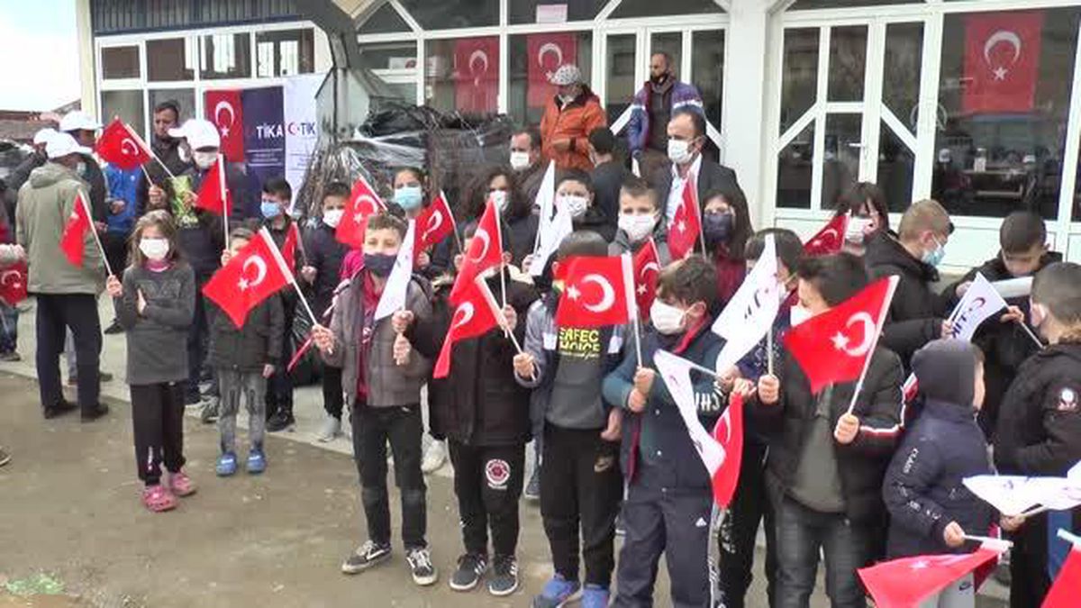 TİKA, Kuzey Makedonya'da 308 aileye ceviz fidanı desteğinde bulundu