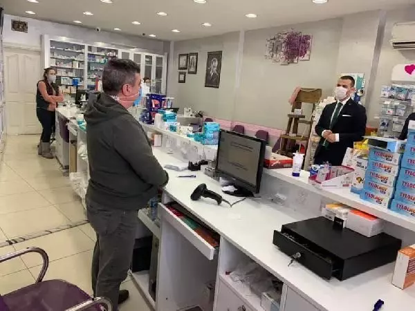 Vaka sayıları artan Enez'de 'ev ziyareti yapmayın' uyarısı Vaka sayıları artan Enez'de 'ev ziyareti yapmayın' uyarısı