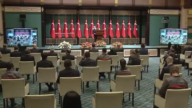 Varank: 'Bu devasa girişim, Türkiye'nin yükselen cazibesinin adeta ispatı konumunda' Varank: 'Bu devasa girişim, Türkiye'nin yükselen cazibesinin adeta ispatı konumunda'