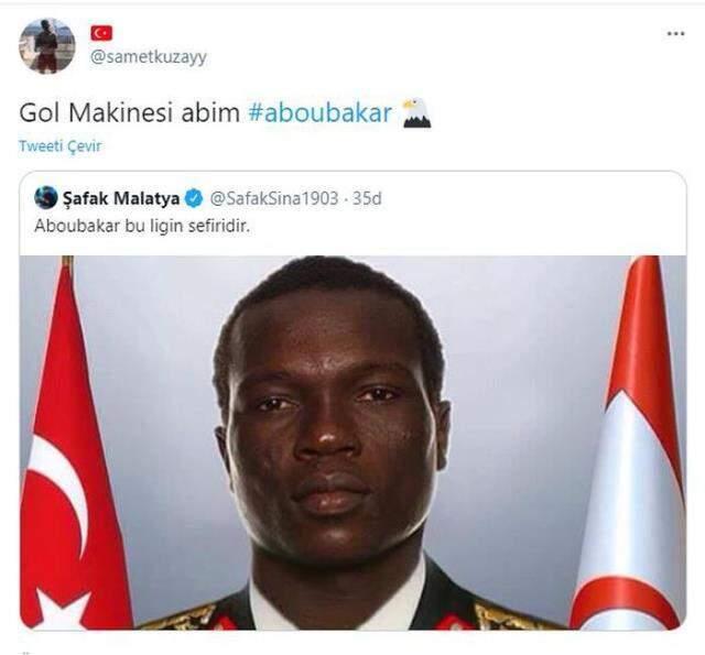 Vincent Aboubakar'ın Başakşehir maçında gösterdiği performans taraftarlardan övgü aldı Vincent Aboubakar'ın Başakşehir maçında gösterdiği performans taraftarlardan övgü aldı