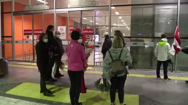 Yelkende olimpiyat kotası alan Beste Kaynakçı ve Okyanus Arıkan Türkiye'ye döndü Yelkende olimpiyat kotası alan Beste Kaynakçı ve Okyanus Arıkan Türkiye'ye döndü