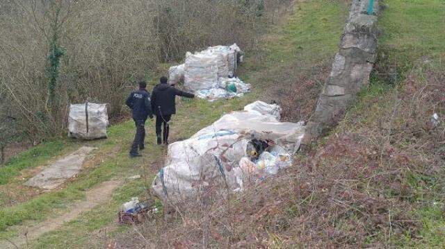 yol kenarinda bogazindan vurulmus halde erkek 13998718 922 m