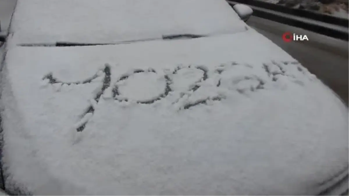 Yozgat'ta Mart karı kenti beyaza bürüdü
